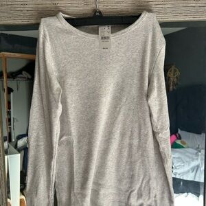 Brandy Melville Gray Fitted Long Sleeve Ribbed Top - Tori Top